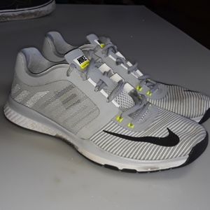 $4.99 Shipping Nike Zoom Speed TR